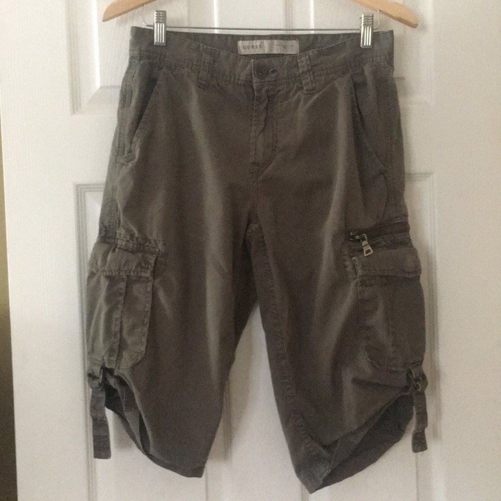 🚫🚫🚫SOLD🚫🚫🚫🚫Guess cargo shorts